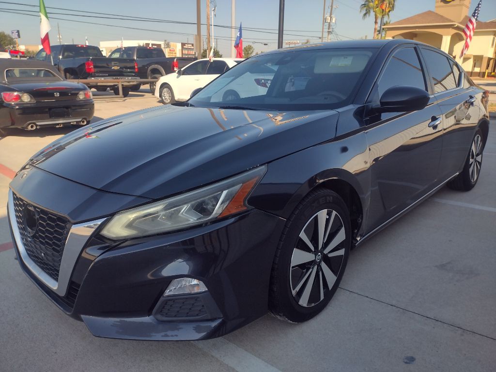 2021 Nissan Altima Image 3
