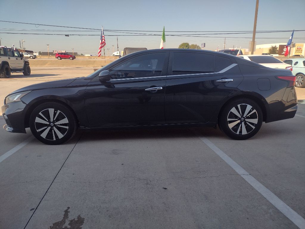 2021 Nissan Altima Image 4