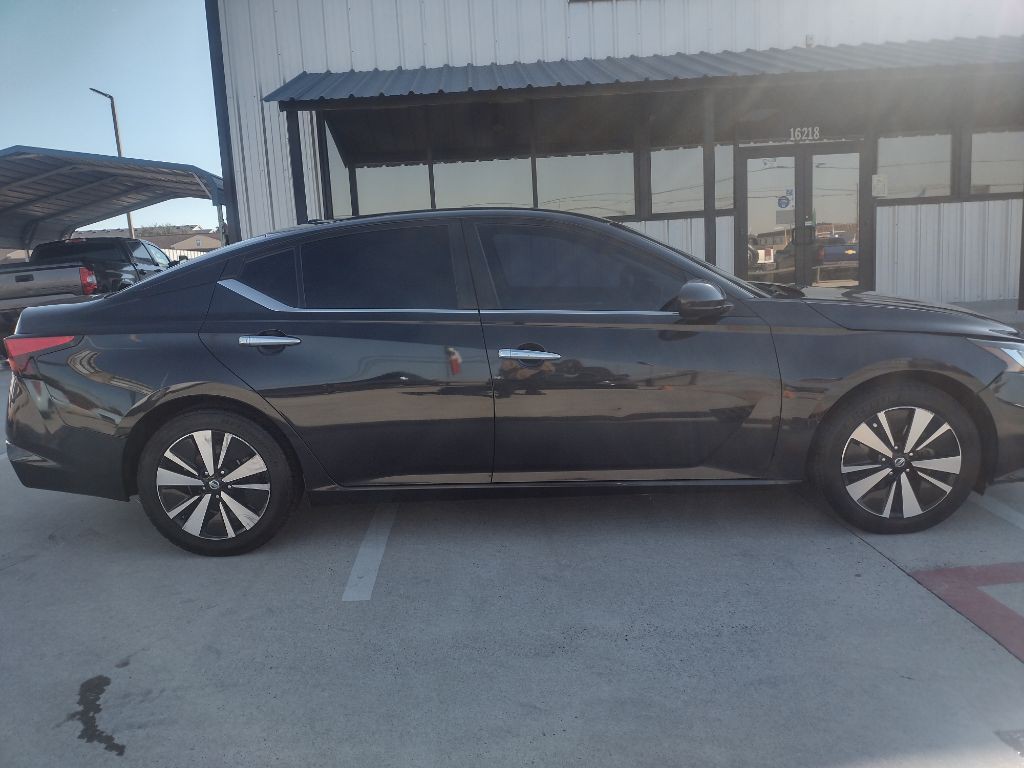 2021 Nissan Altima Image 8
