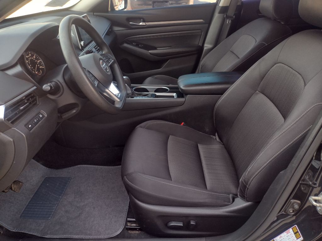 2021 Nissan Altima Image 14