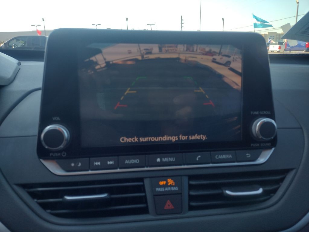 2021 Nissan Altima Image 15