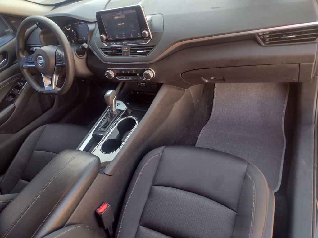 2021 Nissan Altima Image 18