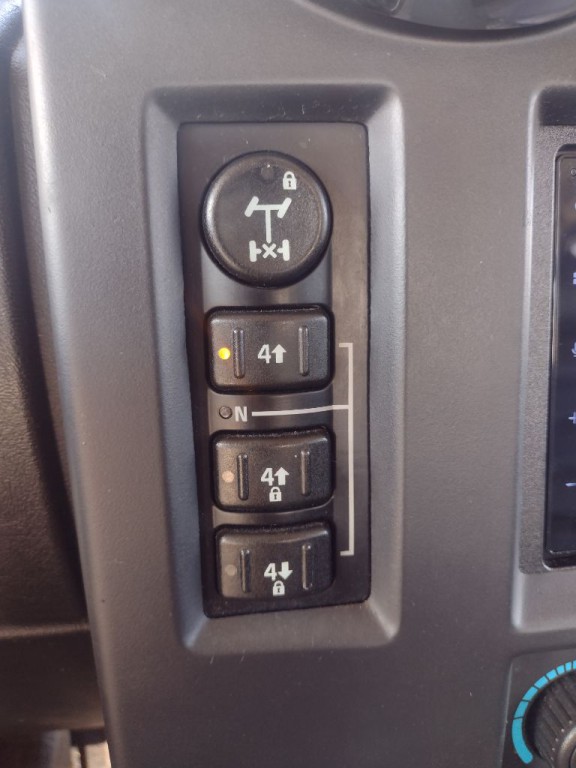 2005 HUMMER H2 Image 12