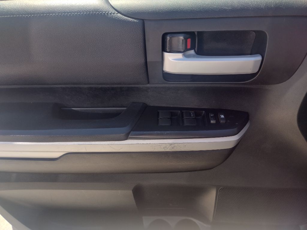 2016 Toyota Tundra Image 20