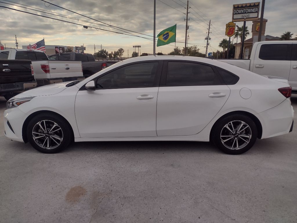 2023 Kia Forte Image 2