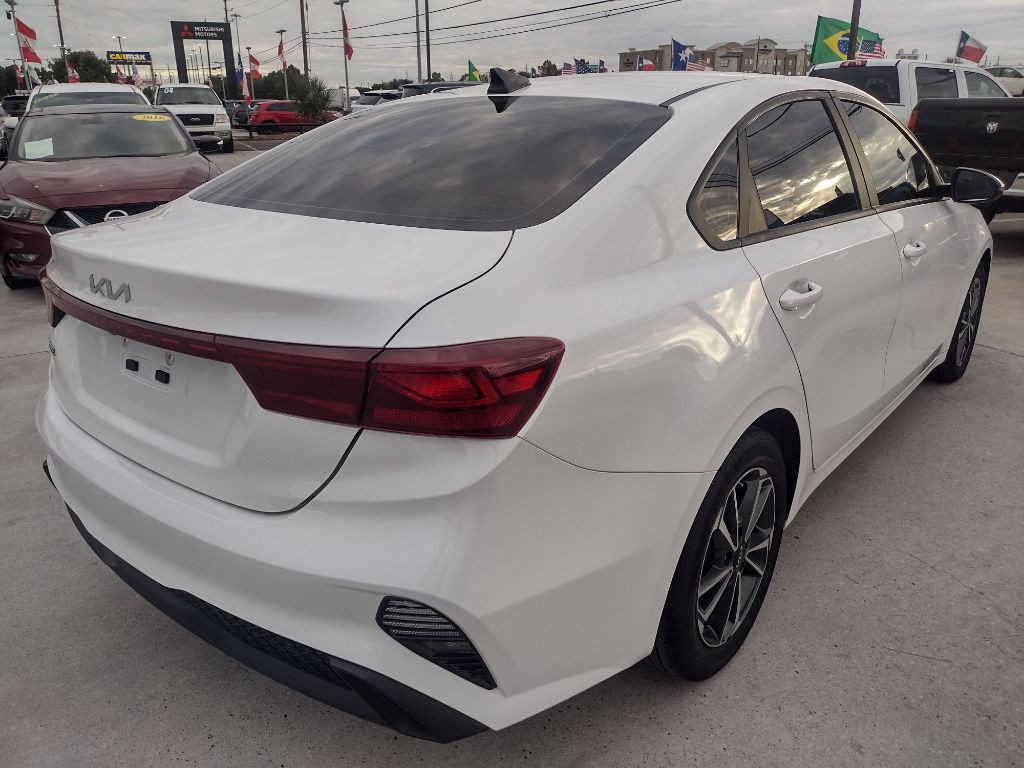 2023 Kia Forte Image 6