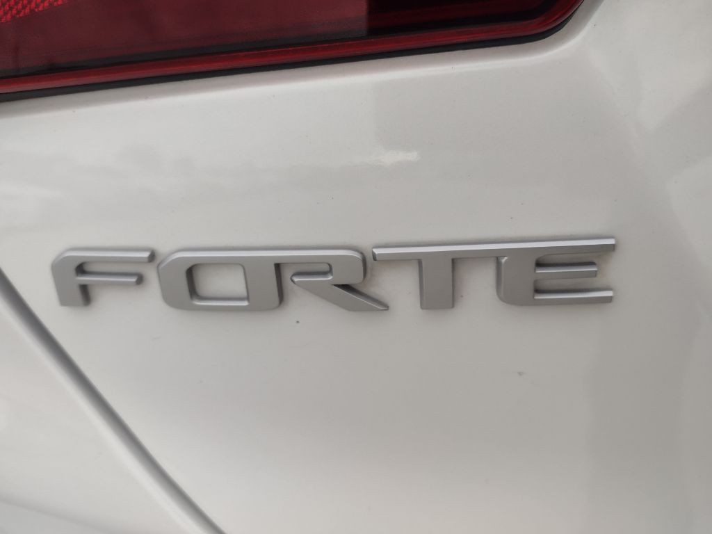 2023 Kia Forte Image 8