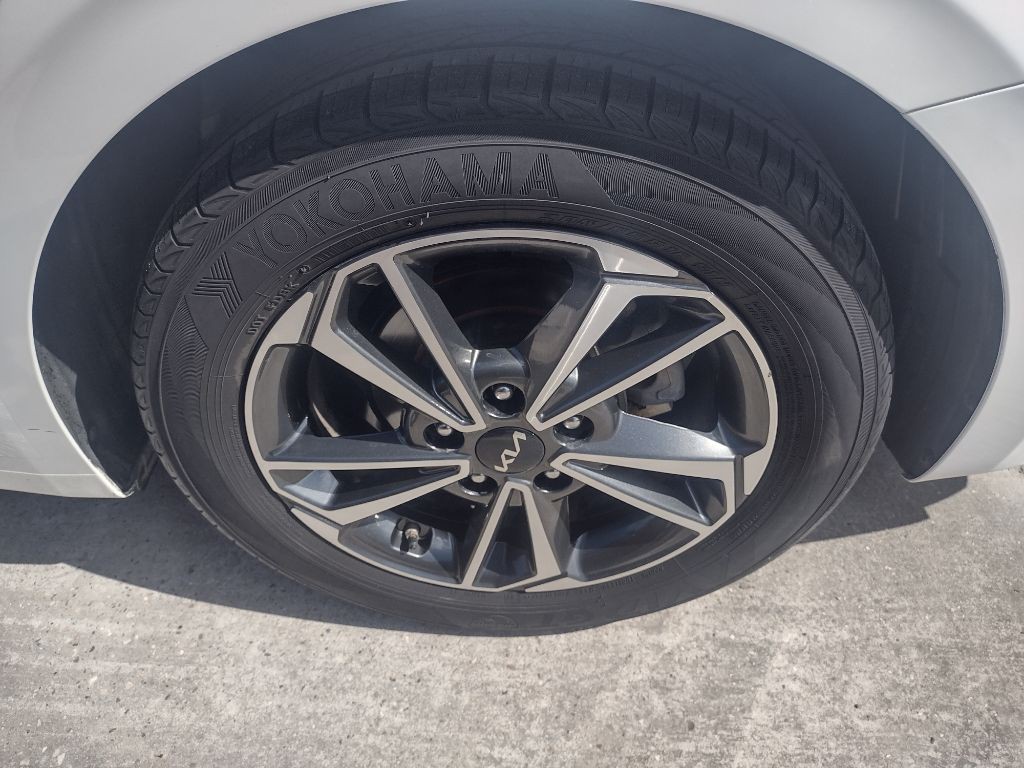 2023 Kia Forte Image 18