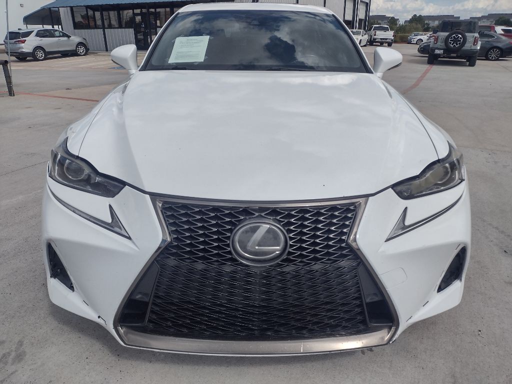 2019 Lexus IS Image 2