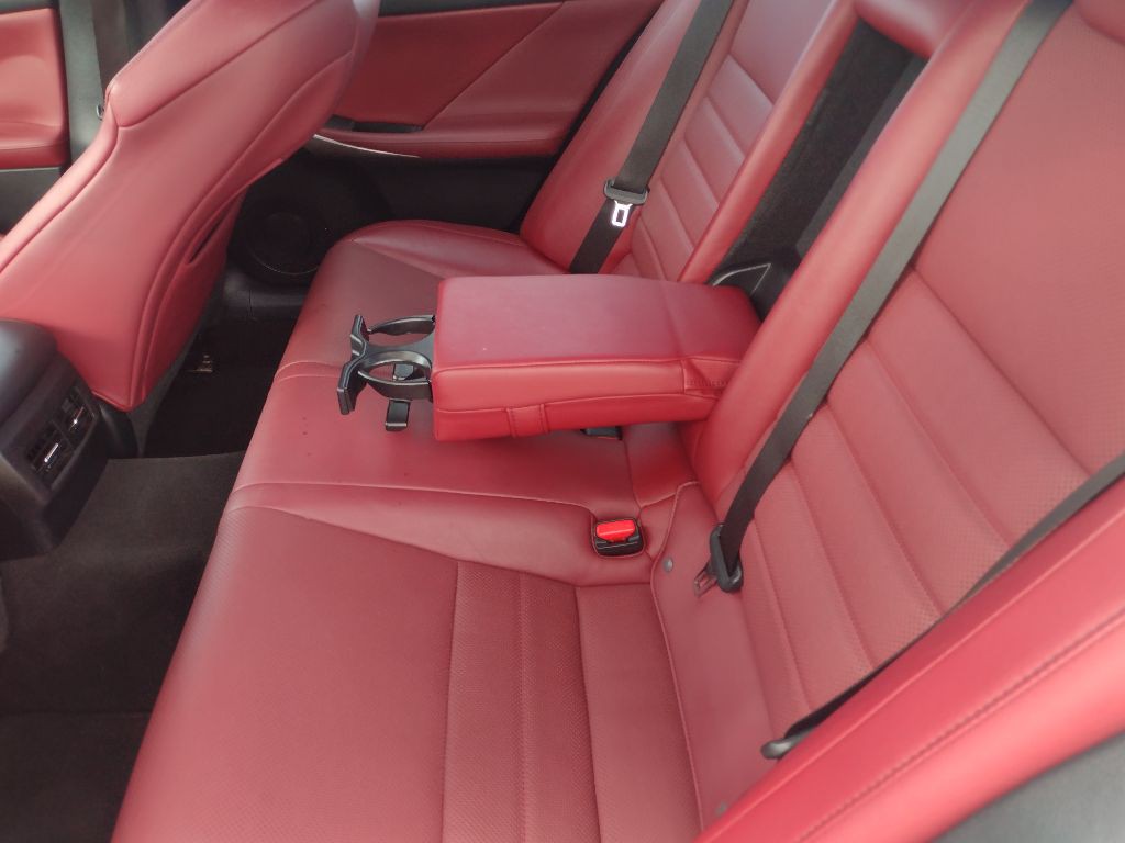 2019 Lexus IS Image 23