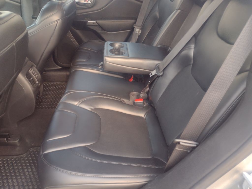 2020 Jeep Cherokee Image 18