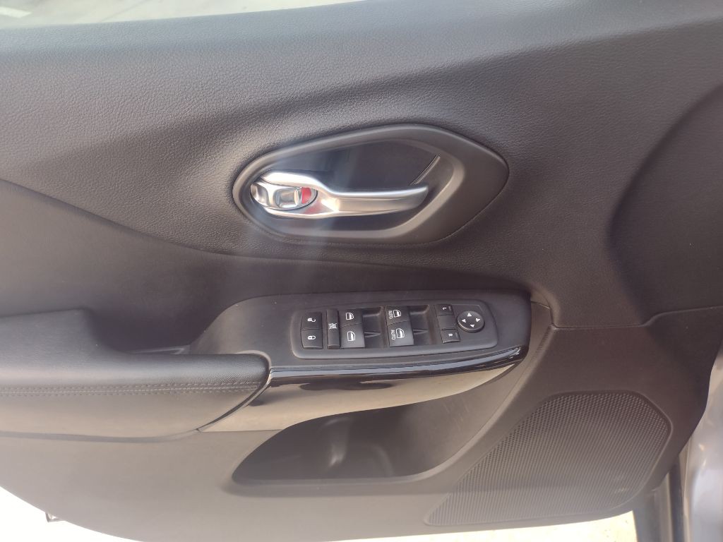 2020 Jeep Cherokee Image 19