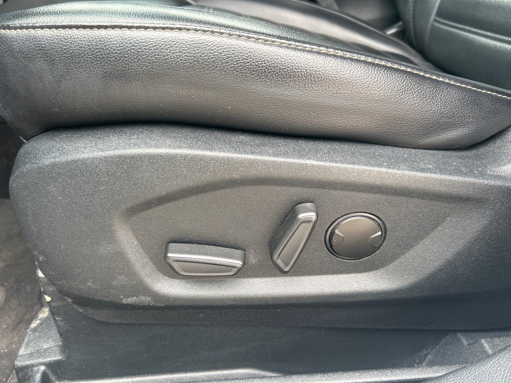 2020 Ford Edge Image 12