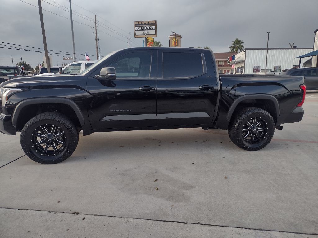 2022 Toyota Tundra Image 2