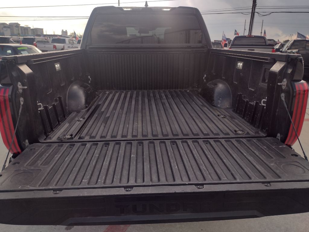 2022 Toyota Tundra Image 9