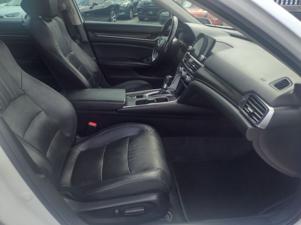 2020 Honda Accord Image 17