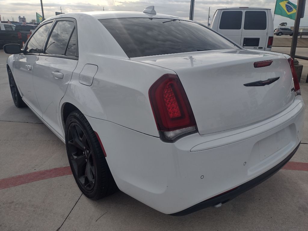 2021 Chrysler 300 Image 5