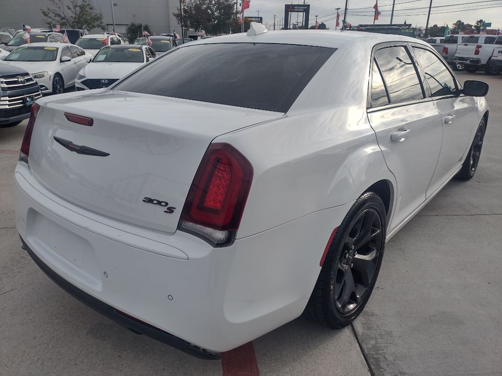 2021 Chrysler 300 Image 7