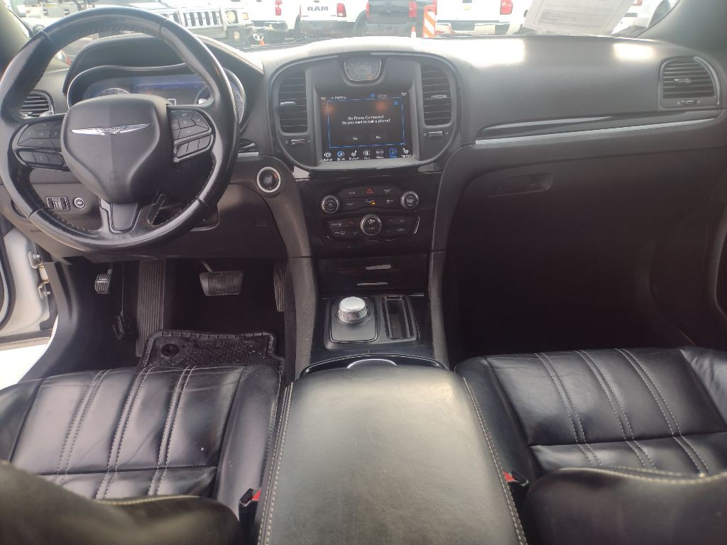 2021 Chrysler 300 Image 10