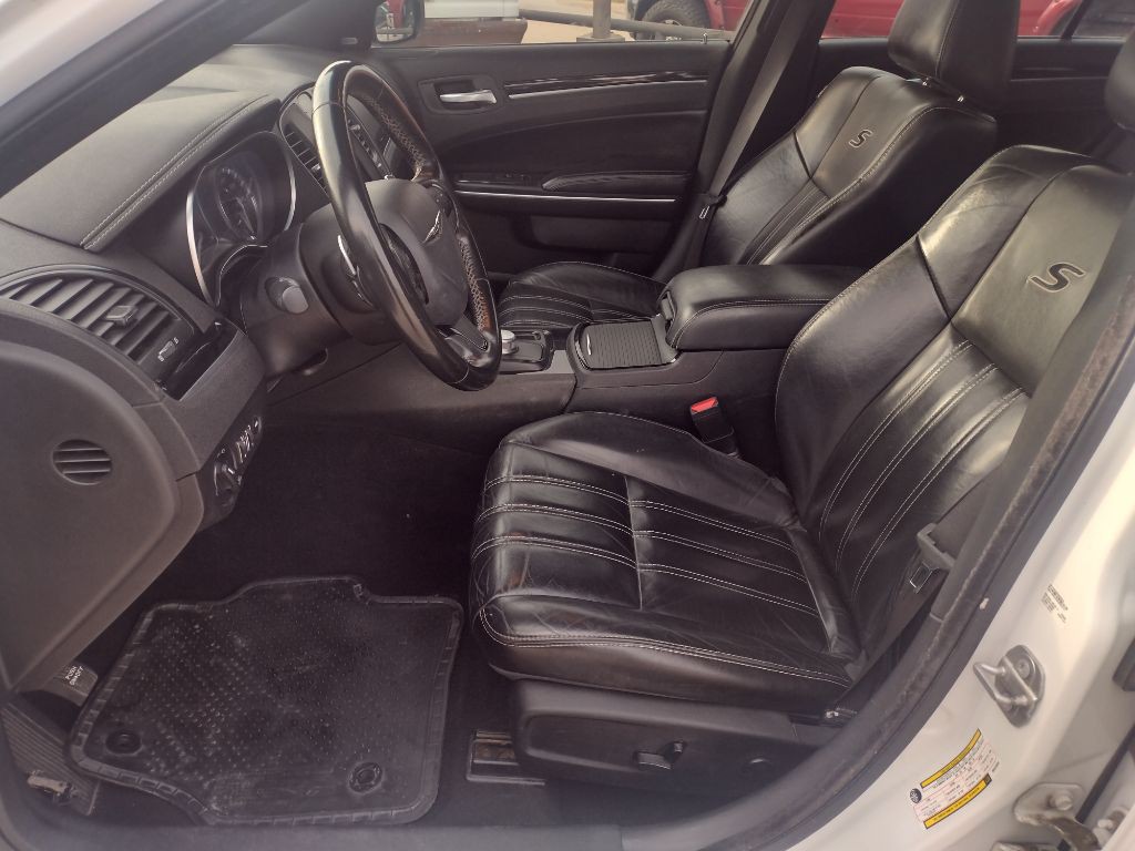 2021 Chrysler 300 Image 12