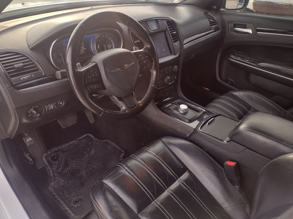 2021 Chrysler 300 Image 14