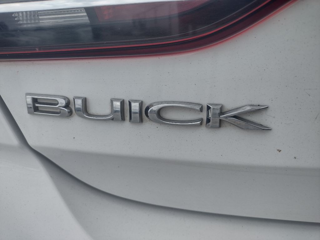 2018 Buick Regal Image 9
