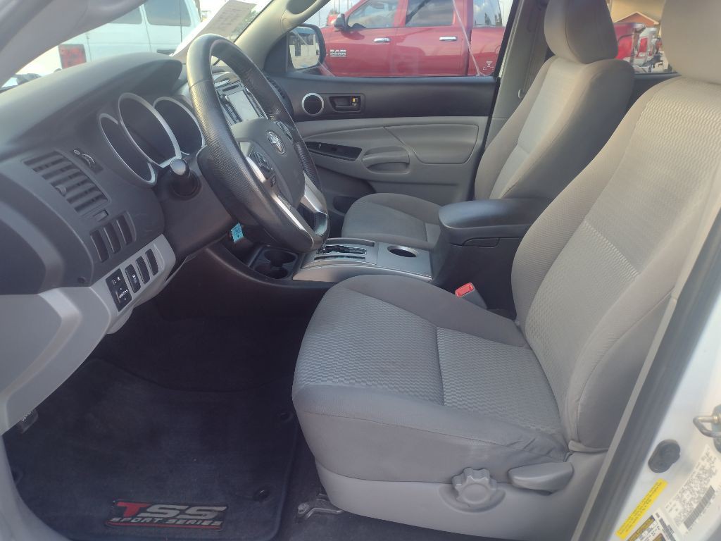 2014 Toyota Tacoma Image 14