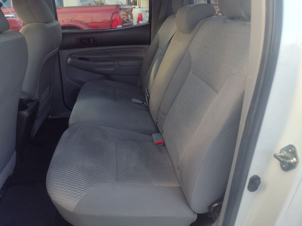 2014 Toyota Tacoma Image 15