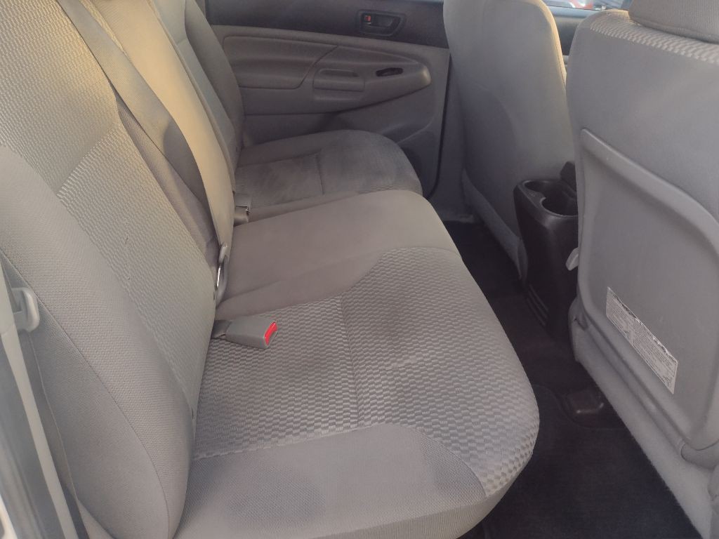 2014 Toyota Tacoma Image 18