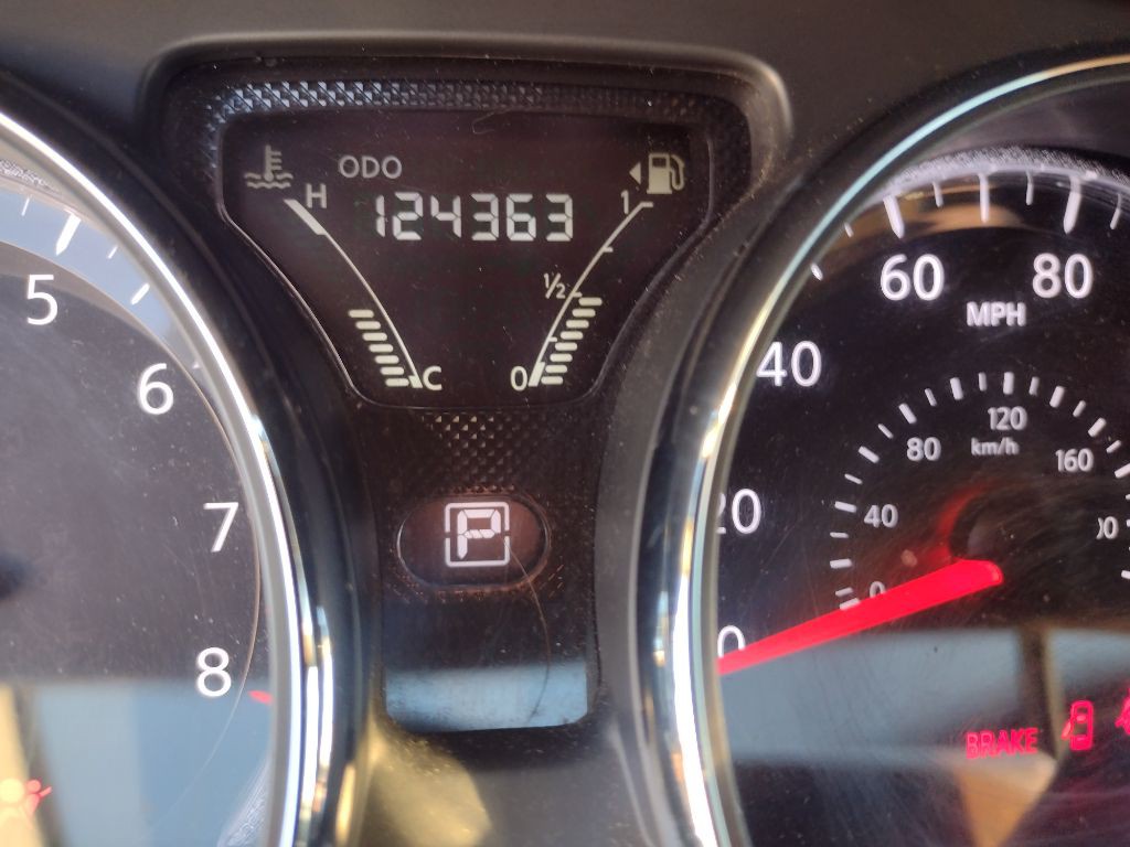 2015 Nissan Versa Image 13