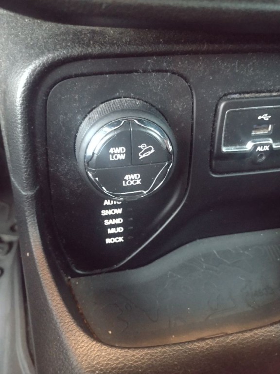 2015 Jeep Renegade Image 12