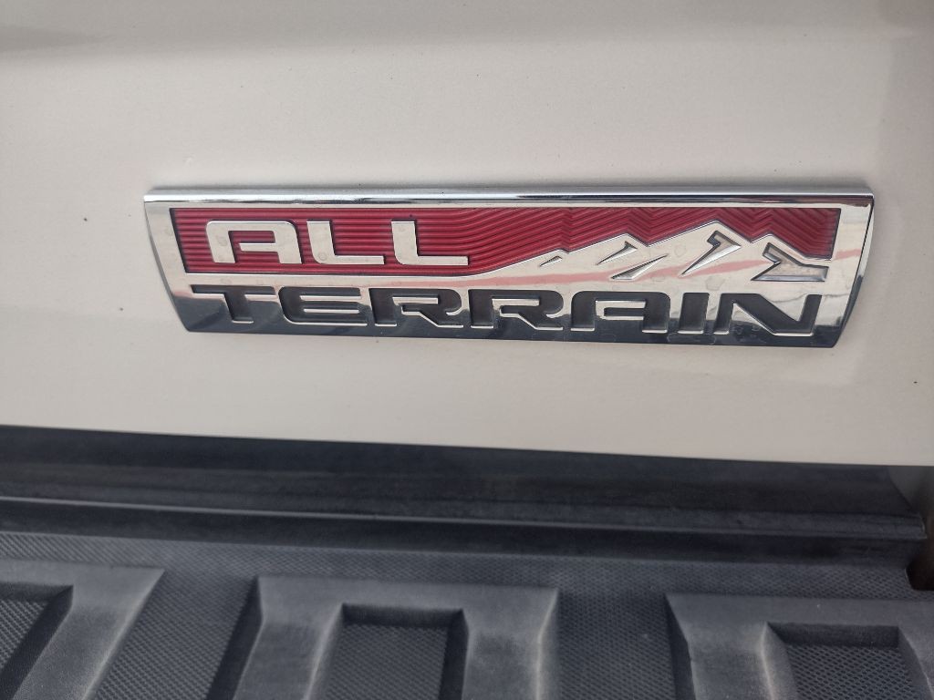 2015 GMC Sierra Image 11