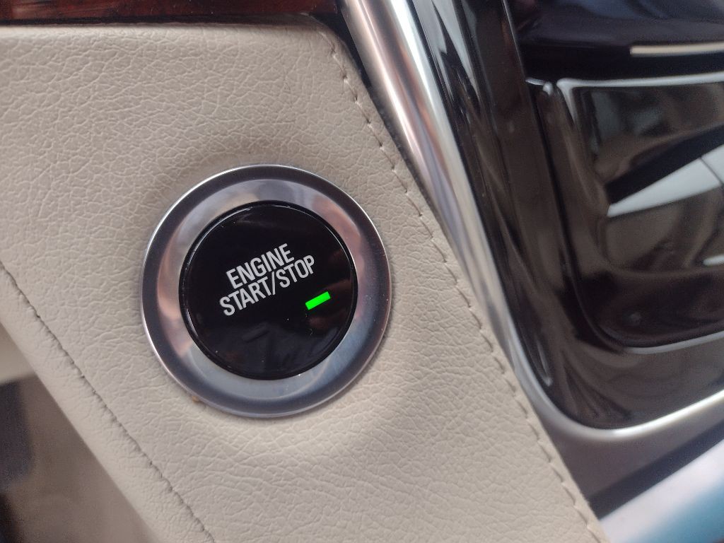 2015 Cadillac Escalade Image 13