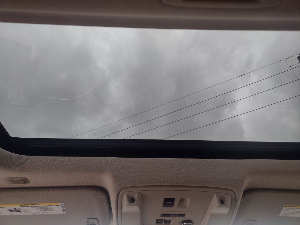 2015 Cadillac Escalade Image 16