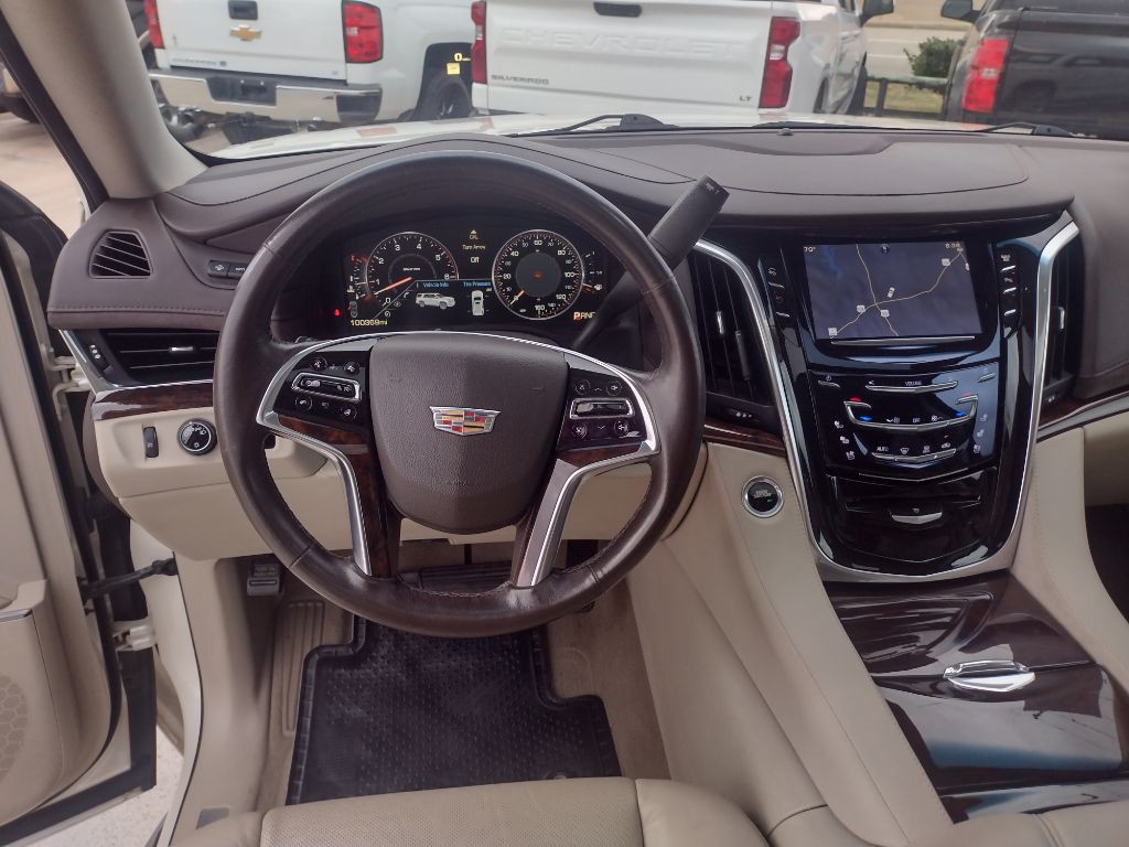 2015 Cadillac Escalade Image 17