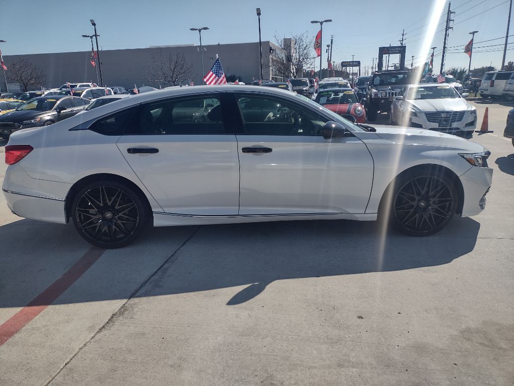 2019 Honda Accord Image 8
