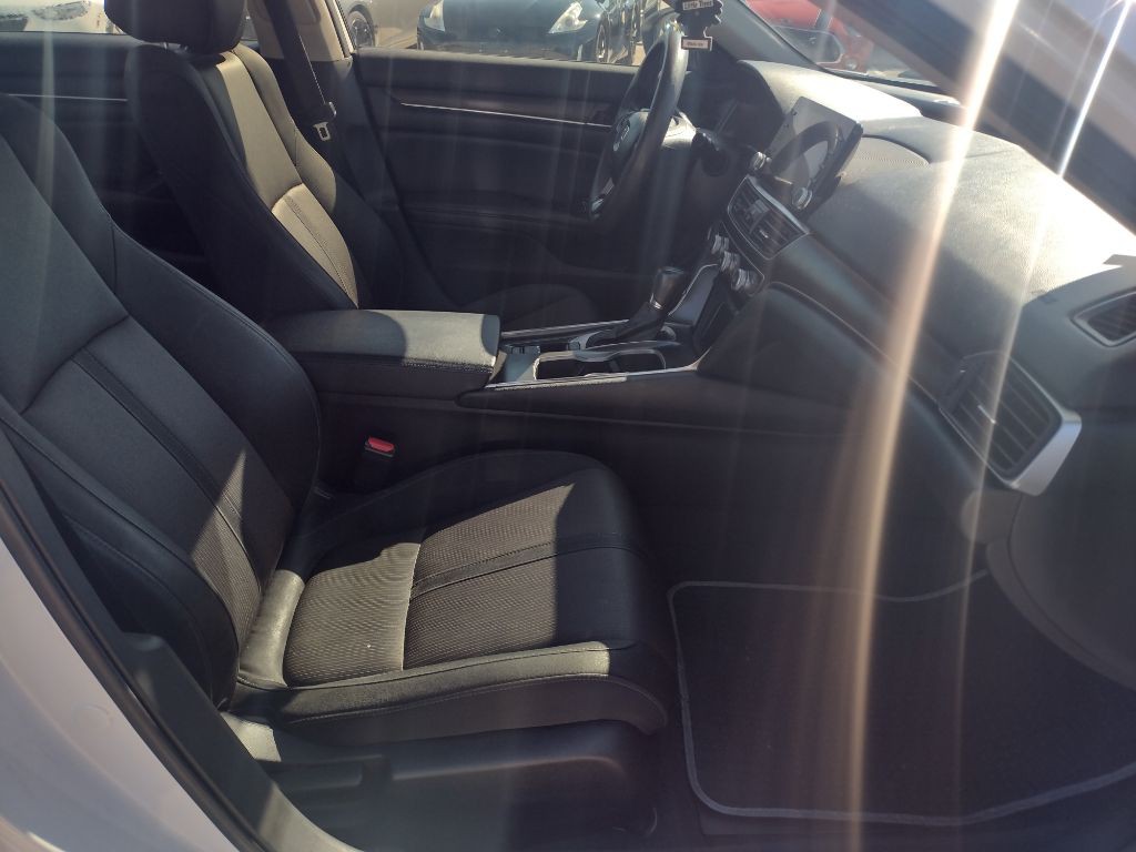 2019 Honda Accord Image 16