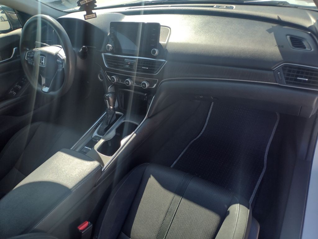 2019 Honda Accord Image 17