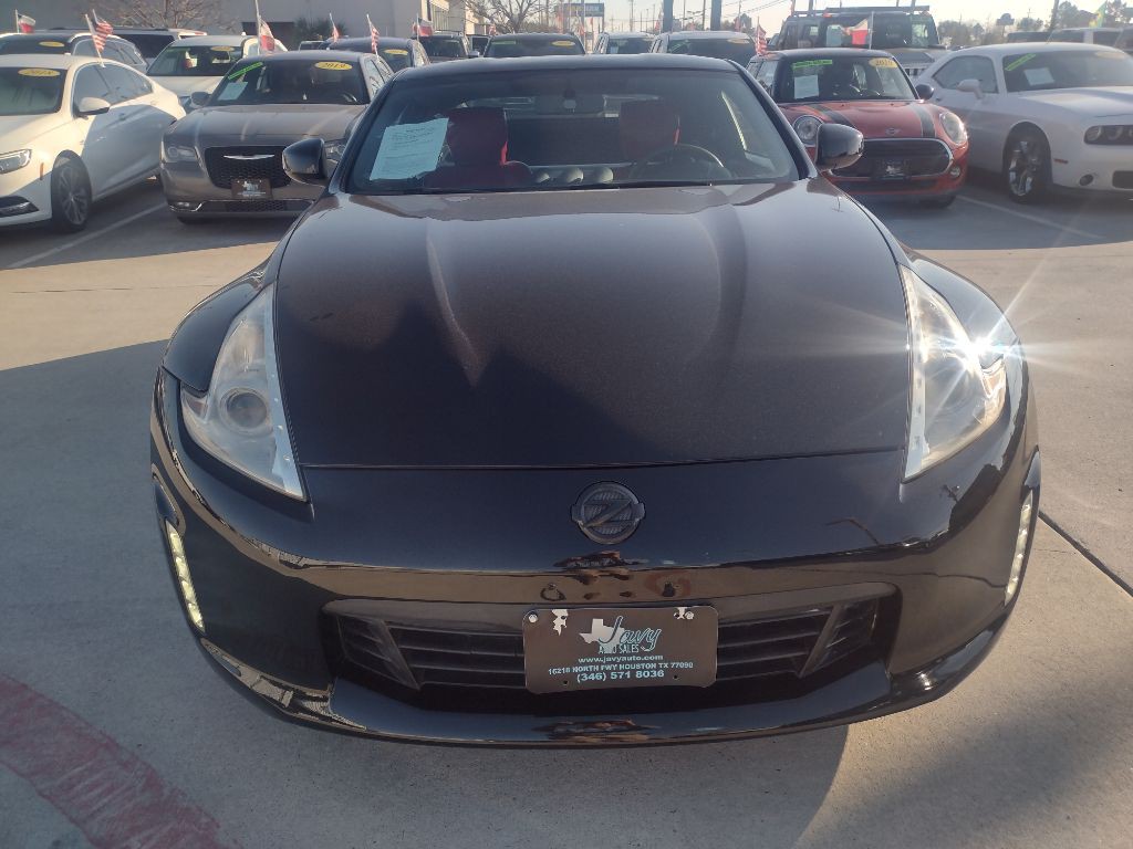 2016 Nissan 370Z Image 2