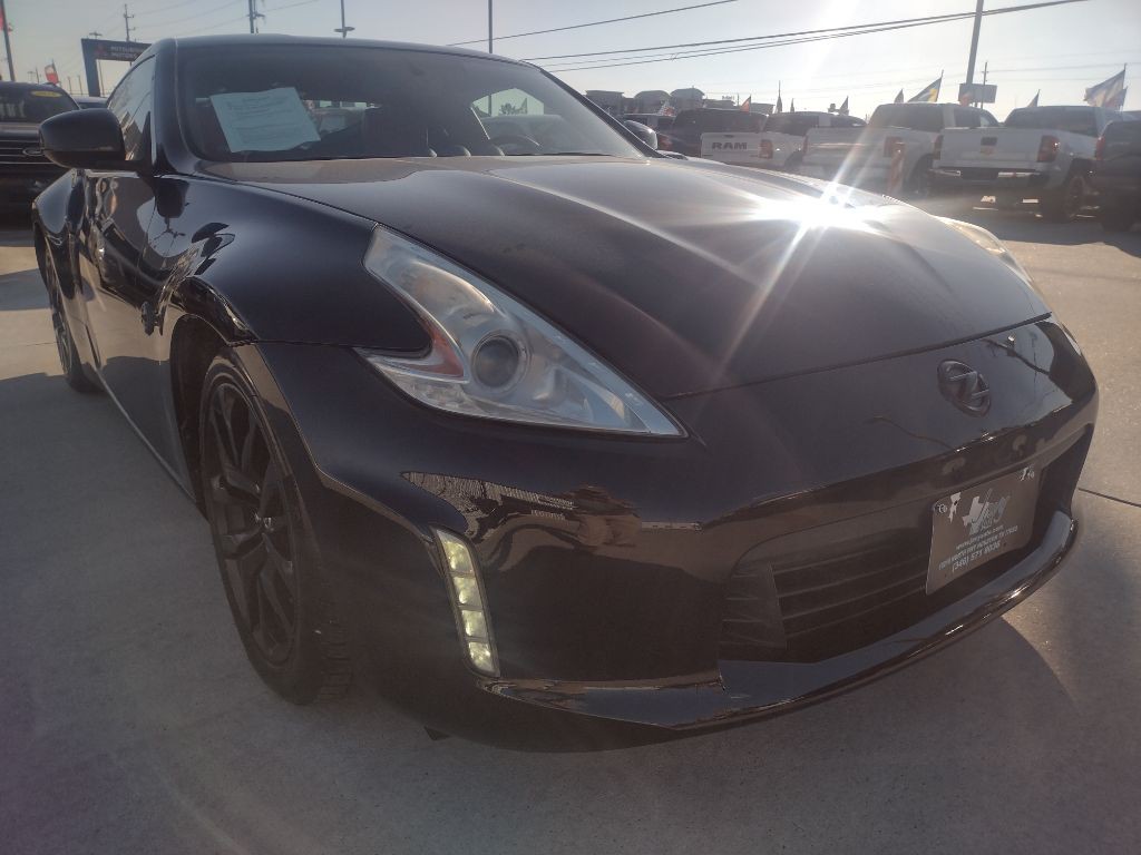2016 Nissan 370Z Image 3