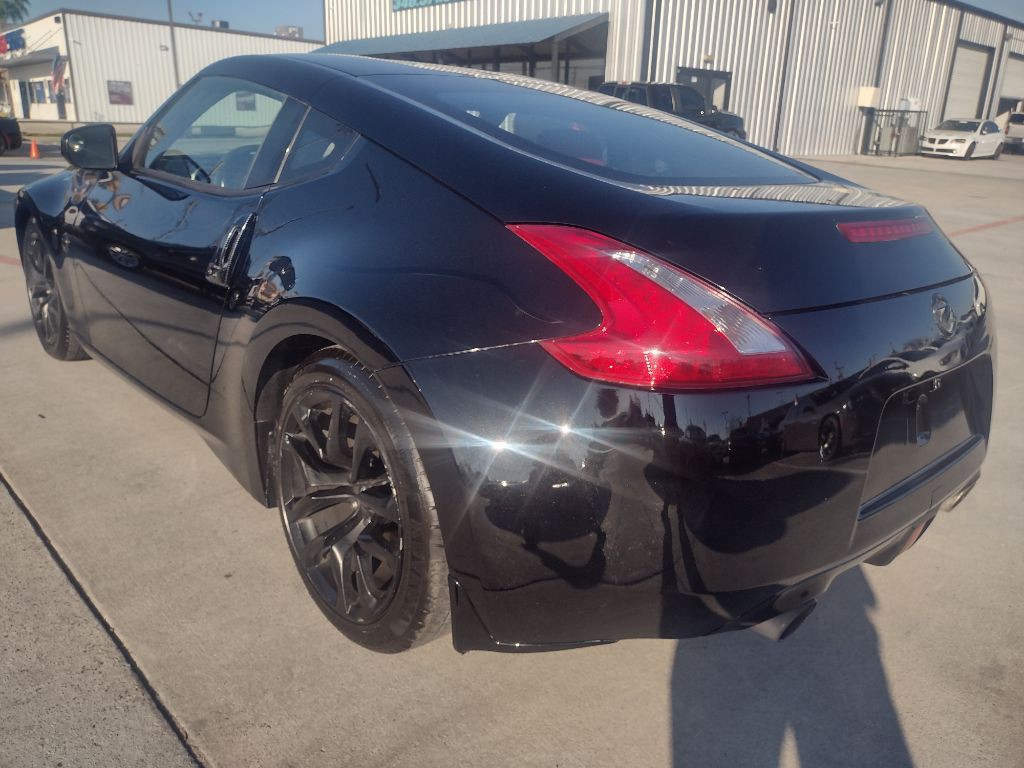 2016 Nissan 370Z Image 4