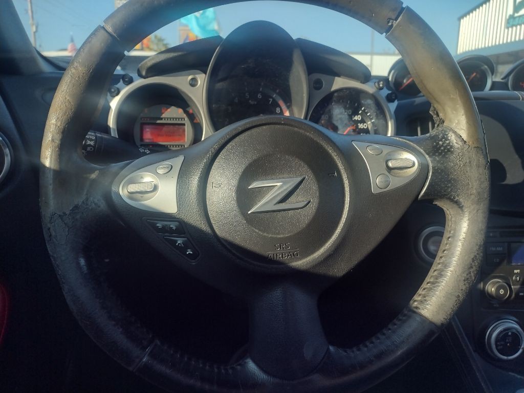 2016 Nissan 370Z Image 12