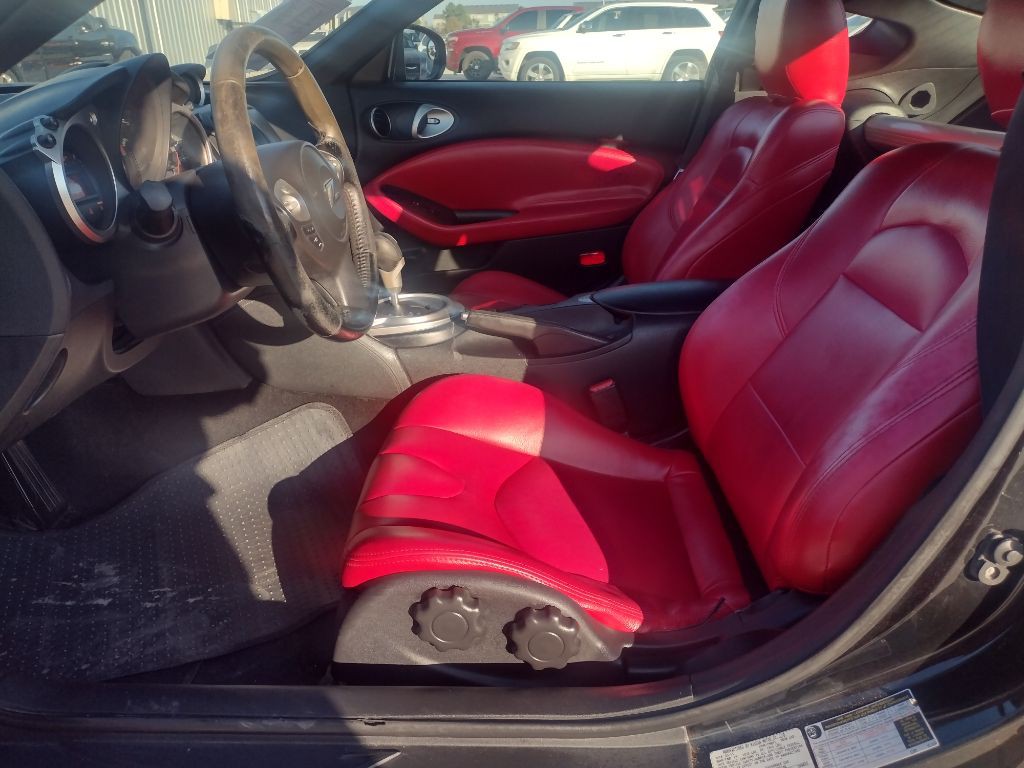 2016 Nissan 370Z Image 14