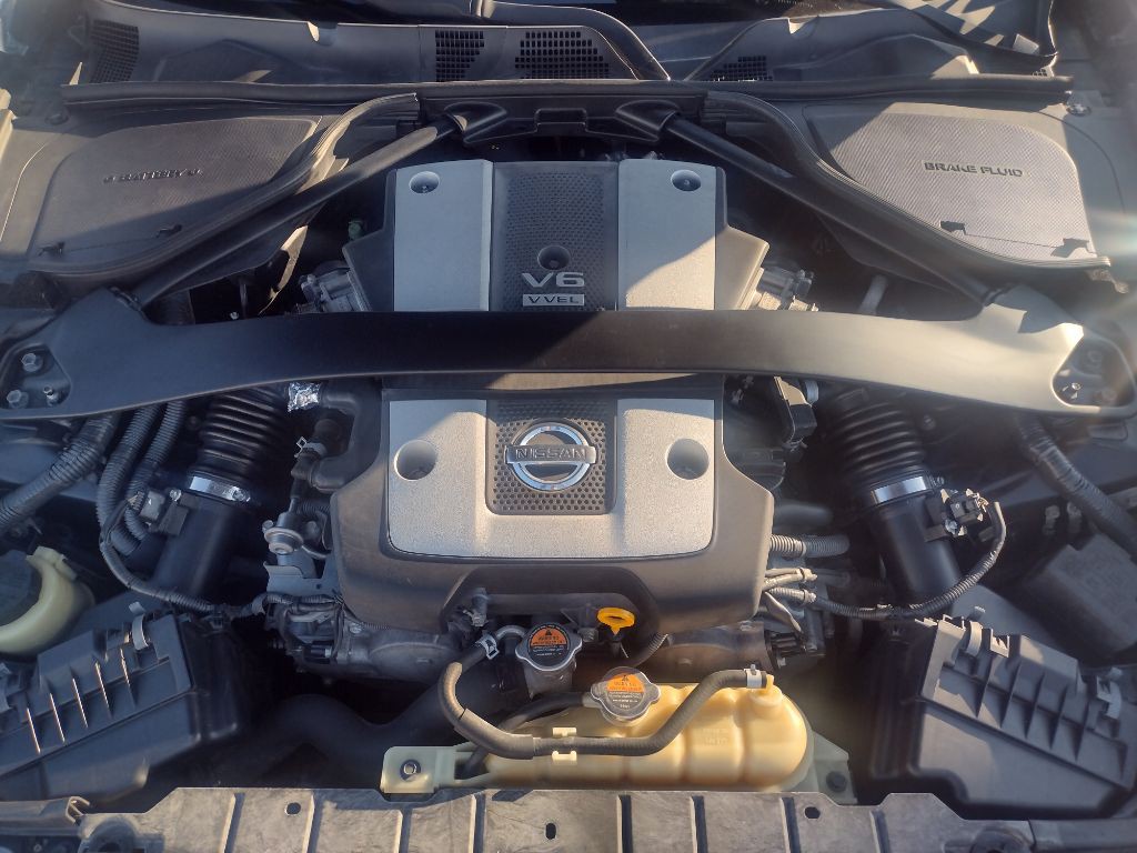 2016 Nissan 370Z Image 21