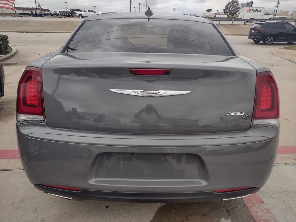 2019 Chrysler 300 Image 6