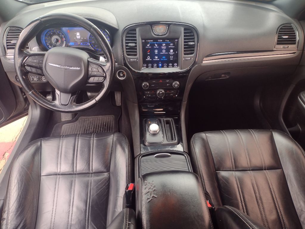 2019 Chrysler 300 Image 10