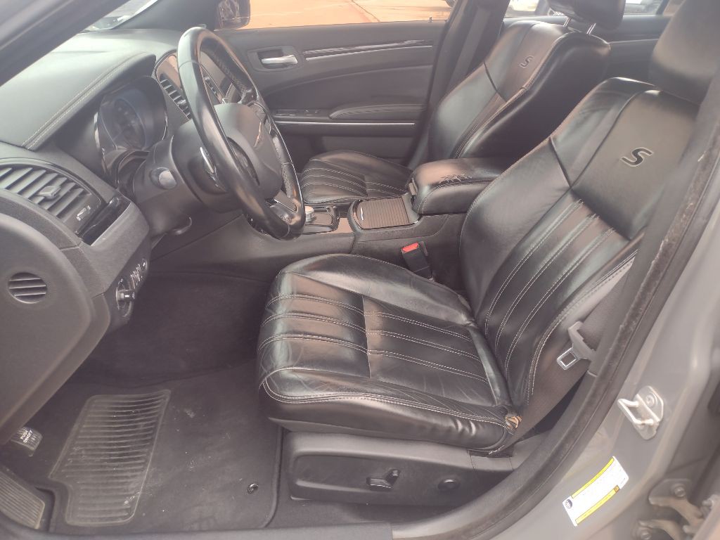 2019 Chrysler 300 Image 11