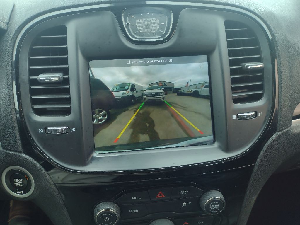 2019 Chrysler 300 Image 14