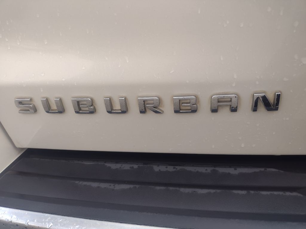 2015 Chevrolet Suburban Image 9