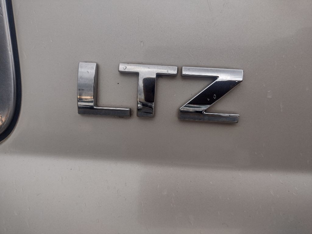 2015 Chevrolet Suburban Image 10